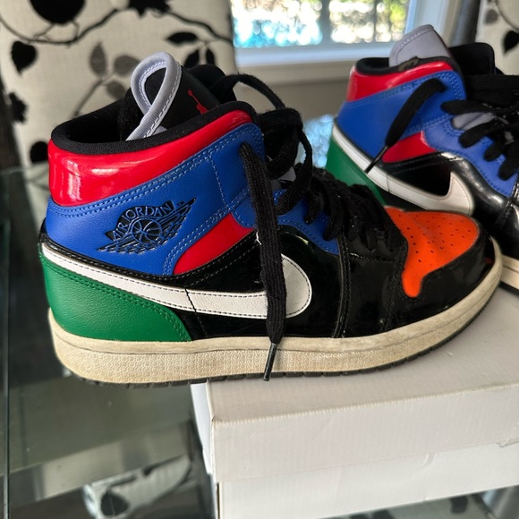 Womens Air Jordan 1 Mid SE - Picture 4 of 6